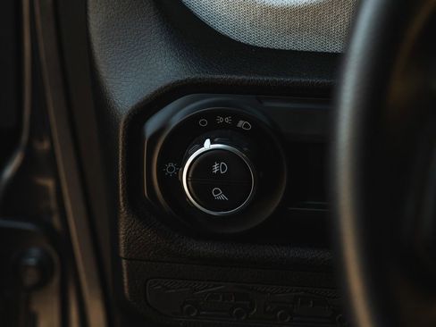 Used 2024 Jeep Gladiator Sport AWD/4WD image 19