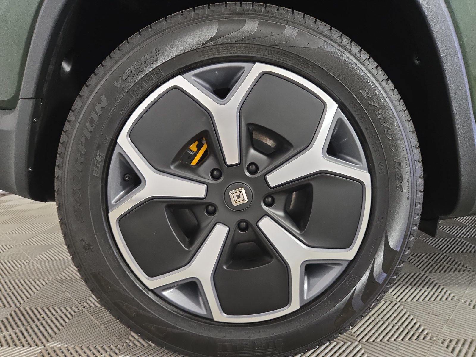 Used 2024 Rivian R1S Adventure Quad AWD/4WD image 12