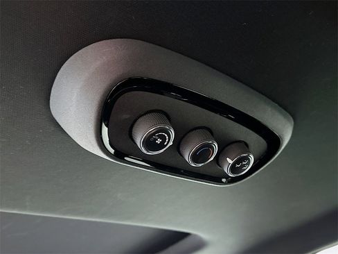 Used 2023 Dodge Durango GT image 32