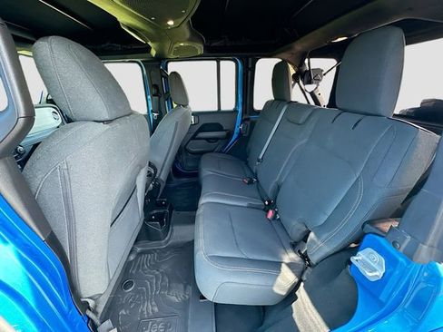 Used 2024 Jeep Wrangler Sahara image 23