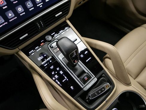 Certified 2023 Porsche Cayenne AWD/4WD image 27