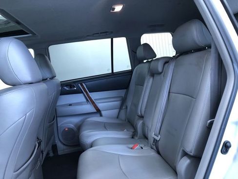 Used 2013 Toyota Highlander Limited AWD/4WD image 21