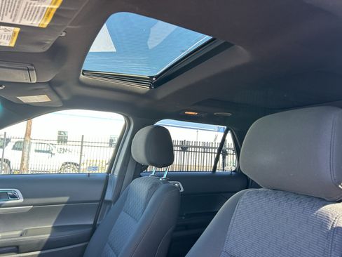 Used 2014 Ford Explorer XLT w/ Equipment Group 201A AWD/4WD image 29