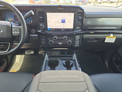 New 2026 Ford F250 Lariat w/ Black Appearance Package AWD/4WD image 10