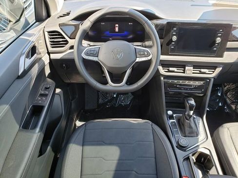 New 2026 Volkswagen Taos SE AWD/4WD image 10