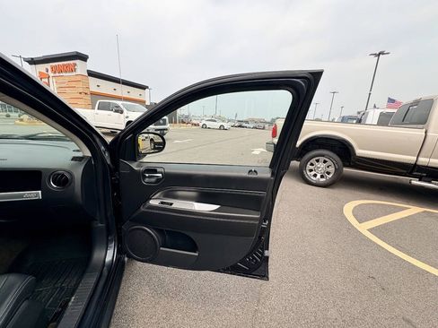 Used 2014 Jeep Compass Latitude AWD/4WD image 31