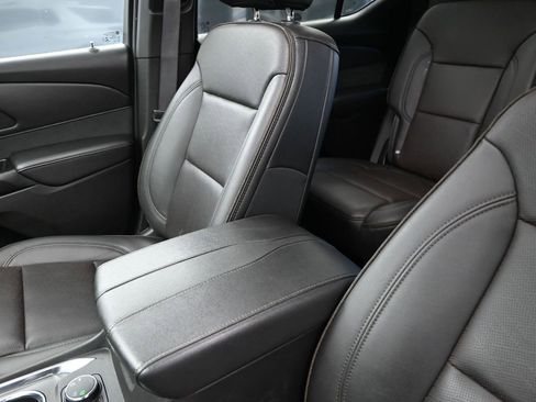 Used 2023 Chevrolet Traverse High Country image 14