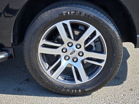 Used 2023 Ford Expedition Limited image 17