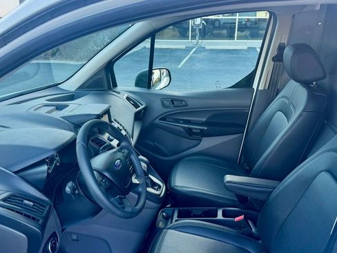 Used 2022 Ford Transit Connect XL image 21