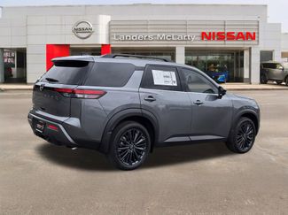 New 2026 Nissan Pathfinder SL w/ SL Premium Package FWD video 3