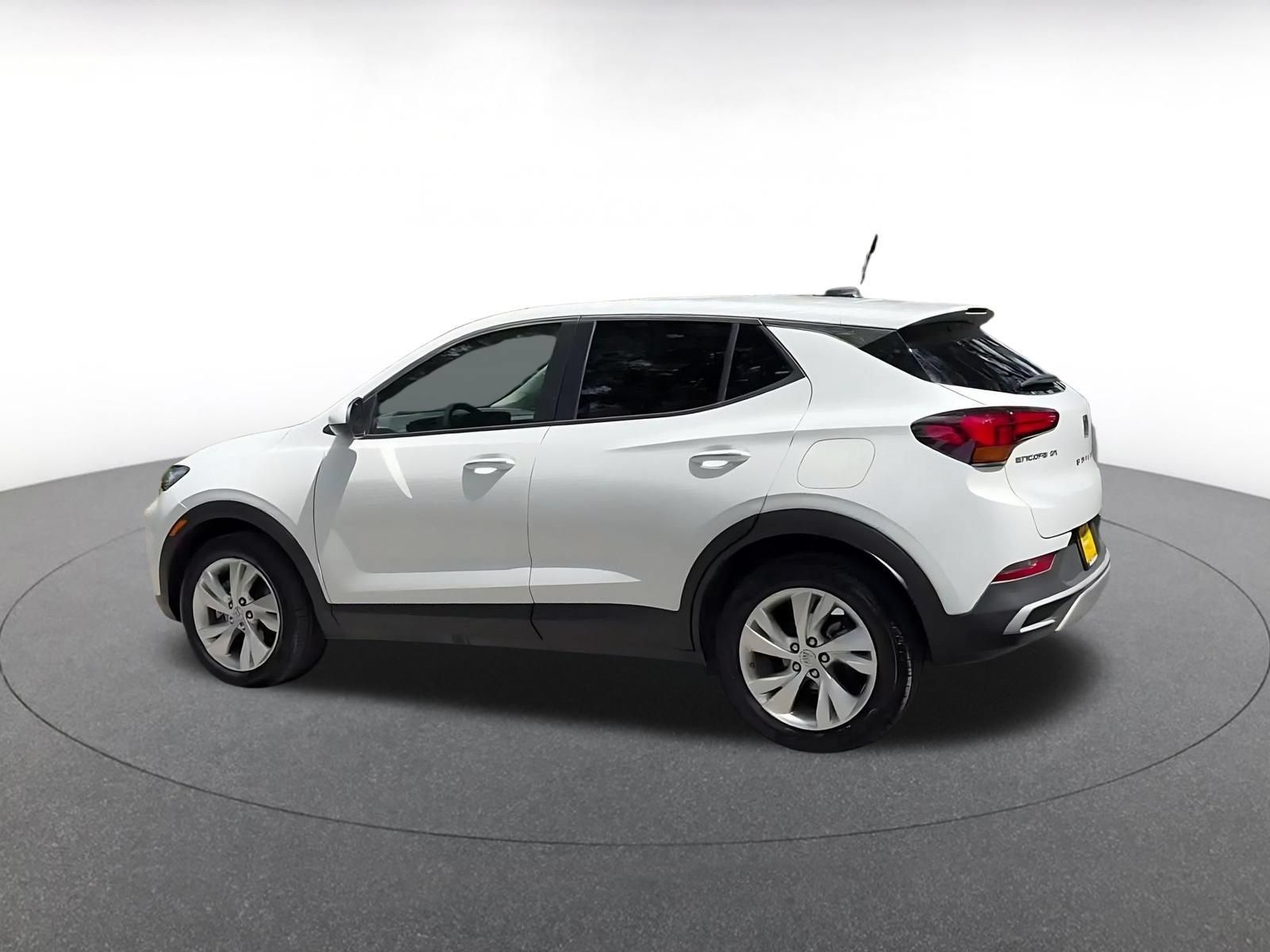Used 2025 Buick Encore GX Preferred FWD image 9