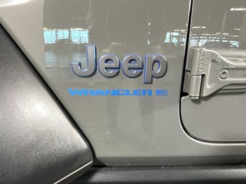 Used 2023 Jeep Wrangler Unlimited Rubicon 4xe AWD/4WD image 10