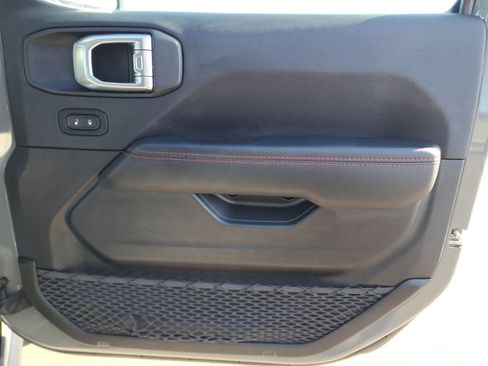 Used 2022 Jeep Gladiator Rubicon w/ Cold Weather Group image 30