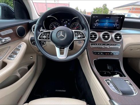 Used 2022 Mercedes-Benz GLC 300 image 5