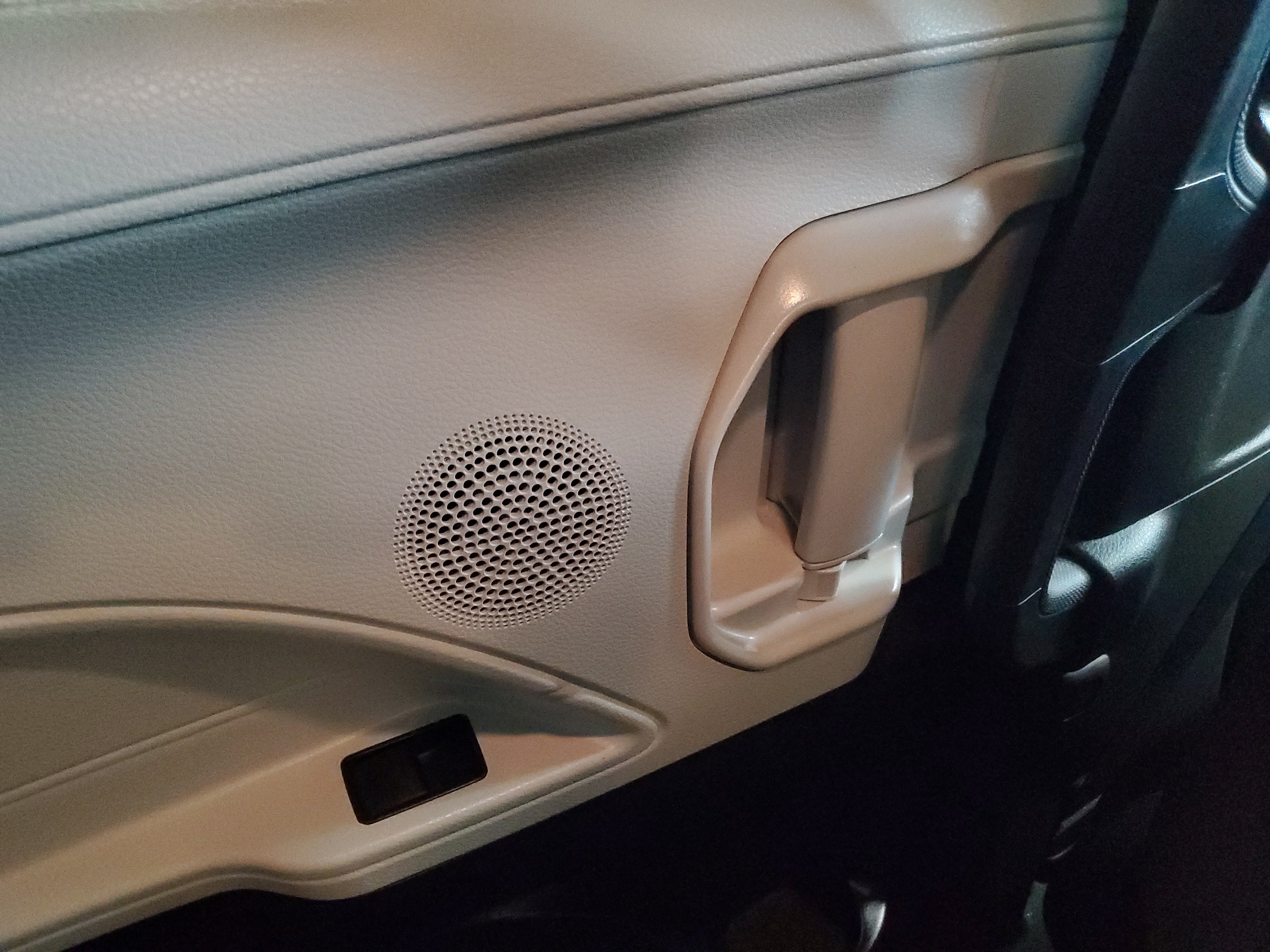 Certified 2025 Toyota Sienna XLE FWD image 16