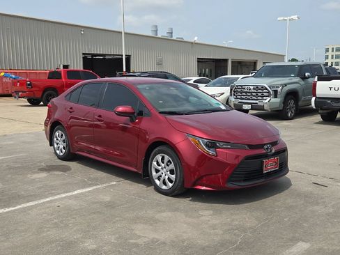 Used 2026 Toyota Corolla LE FWD image 8