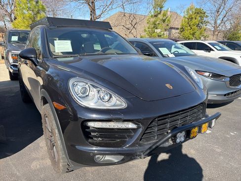 Used 2014 Porsche Cayenne Turbo S image 2
