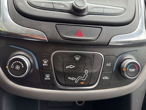 Used 2020 Chevrolet Equinox LT FWD image 31