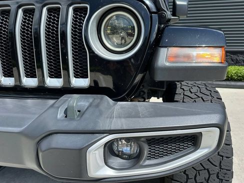 Used 2021 Jeep Wrangler Unlimited Sahara AWD/4WD image 12