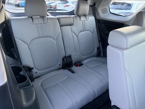 Used 2025 Honda Pilot Touring image 28