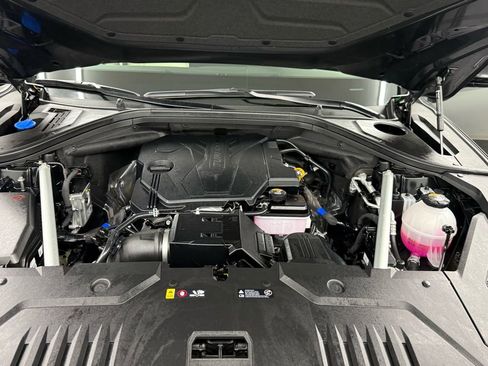 Used 2026 Genesis GV70 2.5T Select image 37