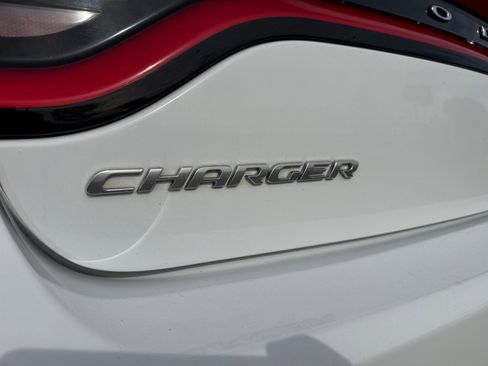 Used 2016 Dodge Charger SXT image 23