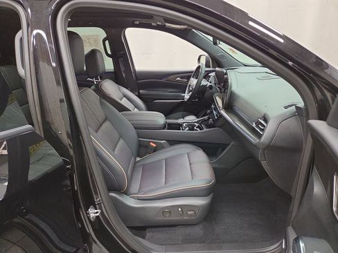 Used 2026 Chevrolet Traverse High Country w/ LPO, Floor Liner Package AWD/4WD image 12