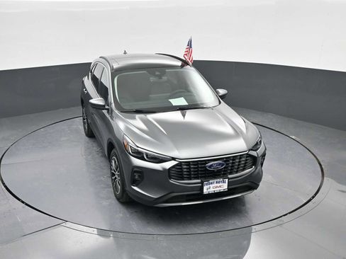 Used 2025 Ford Escape SE w/ PHEV Premium Package image 30