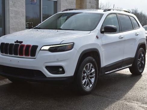 Used 2019 Jeep Cherokee Latitude Plus image 14