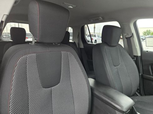 Used 2017 GMC Terrain SLE image 27