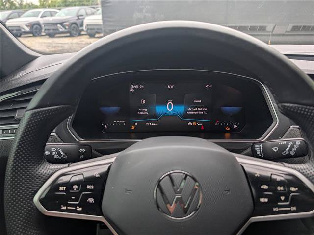 Used 2024 Volkswagen Tiguan SE R-Line AWD/4WD image 39