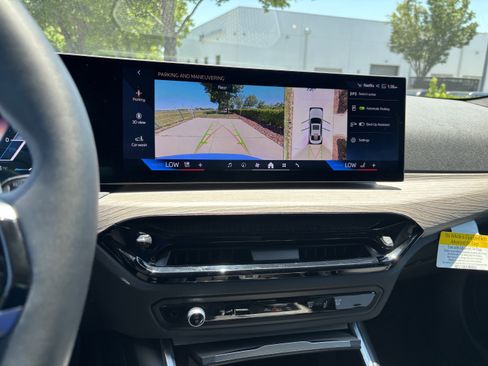 Certified 2025 BMW 330i Sedan RWD image 31