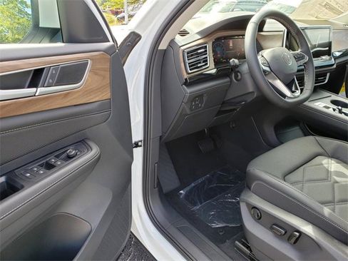 New 2026 Volkswagen Atlas SE image 6