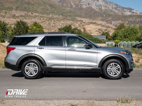 Used 2024 Ford Explorer XLT w/ Equipment Group 202A image 9