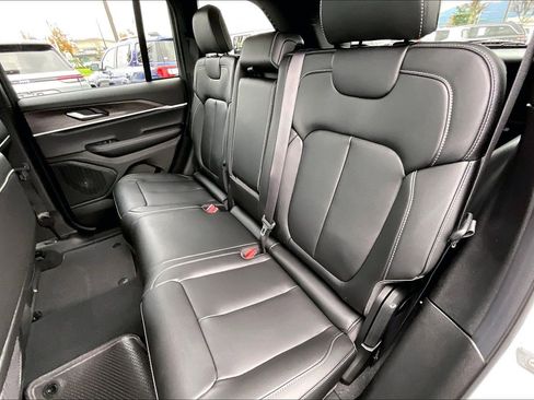 New 2025 Jeep Grand Cherokee Limited w/ Black Appearance Package AWD/4WD image 11