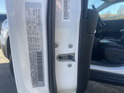 Used 2019 Jeep Cherokee Trailhawk image 25