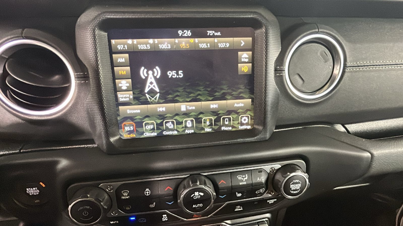 Used 2023 Jeep Wrangler Unlimited Sahara w/ Cold Weather Group AWD/4WD image 24