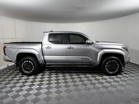 Used 2024 Toyota Tacoma TRD Sport RWD image 4