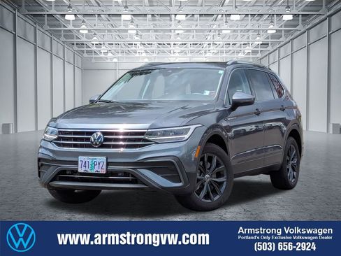 Certified 2024 Volkswagen Tiguan SE w/ Panoramic Sunroof Package AWD/4WD image 1