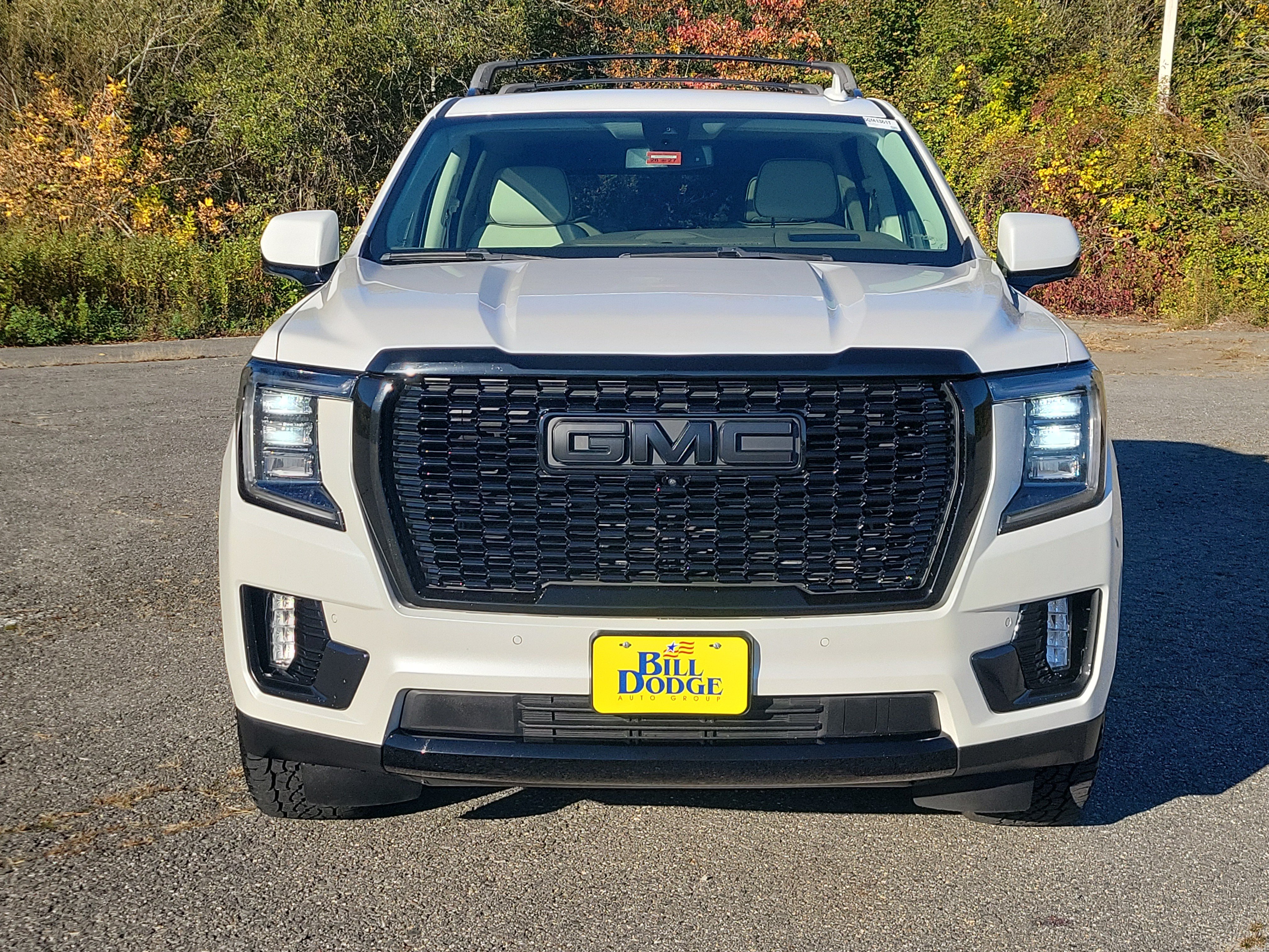 Used 2022 GMC Yukon Denali AWD/4WD image 2