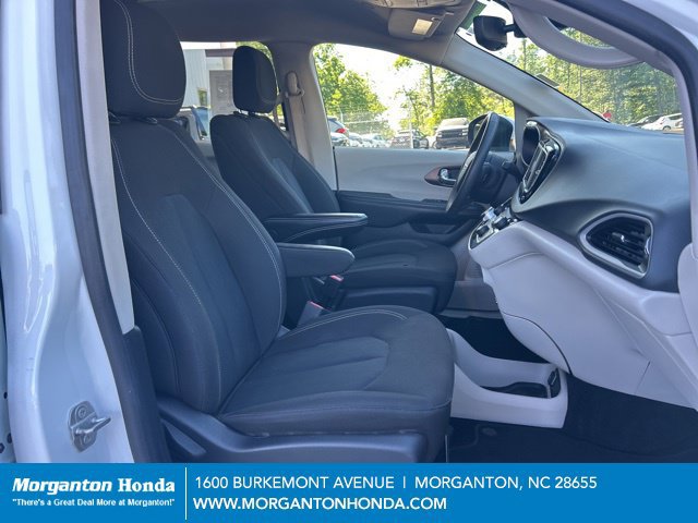Used 2023 Chrysler Voyager LX FWD image 38