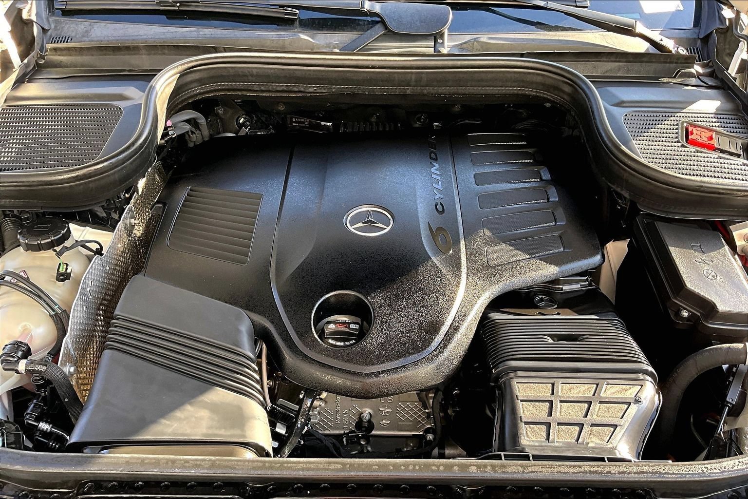 Used 2023 Mercedes-Benz GLS 450 4MATIC image 10