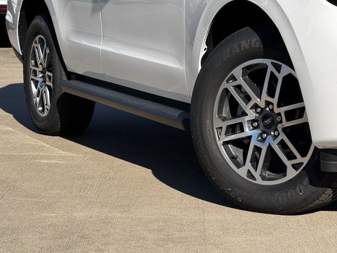 New 2025 Ford Expedition Active image 3