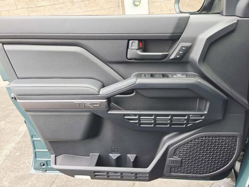 Used 2025 Toyota 4Runner TRD Off-Road Premium image 18