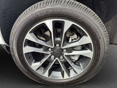 Used 2022 Jeep Grand Cherokee L Overland image 15