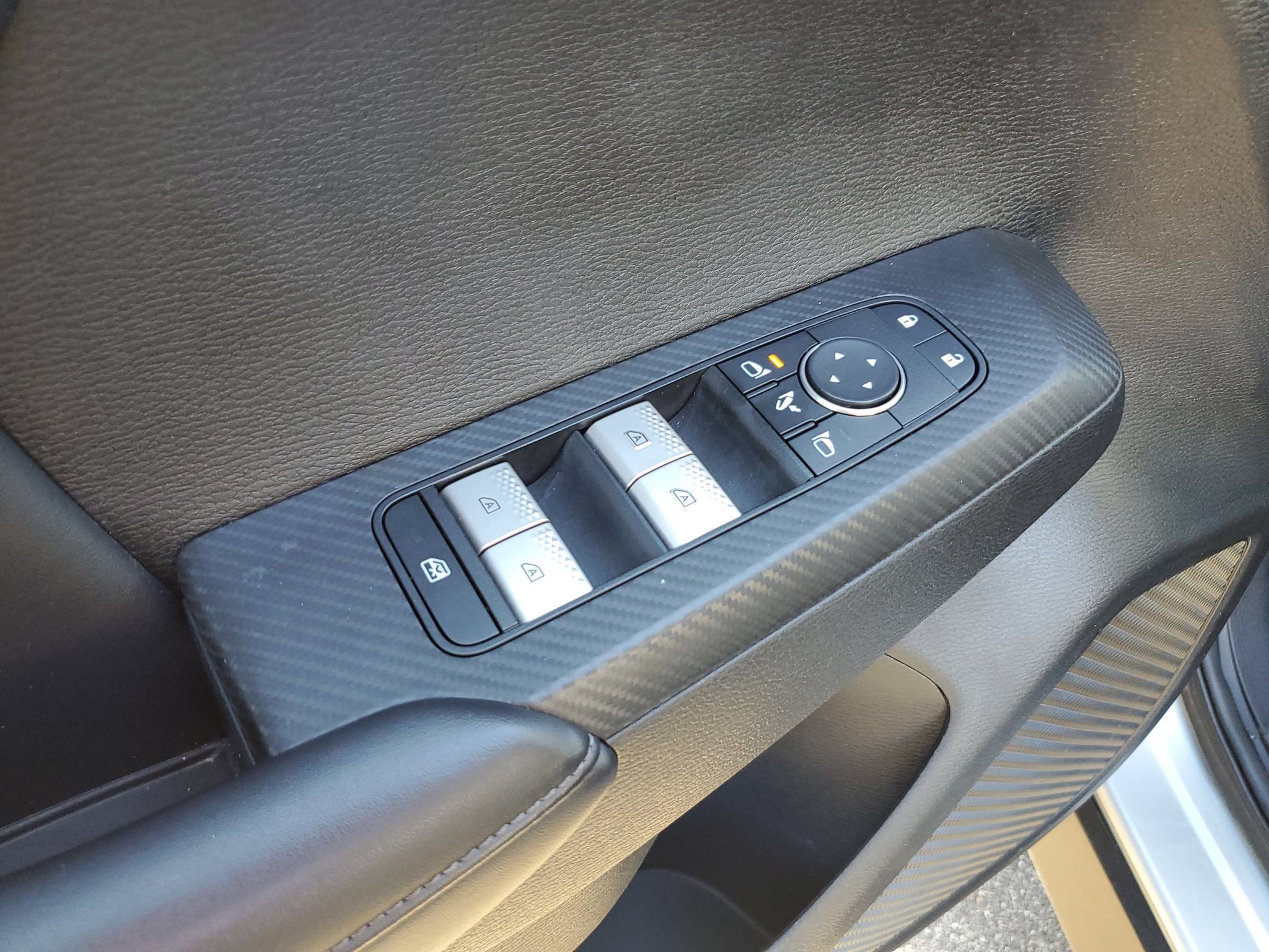 Used 2024 Mitsubishi Outlander AWD image 13