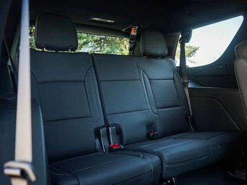 New 2026 GMC Yukon Denali w/ Denali Reserve Package AWD/4WD image 14