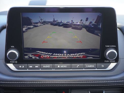 Used 2024 Nissan Rogue SV FWD image 17