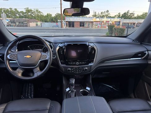Used 2022 Chevrolet Traverse LT w/ LPO, Floor Liner Package FWD image 21