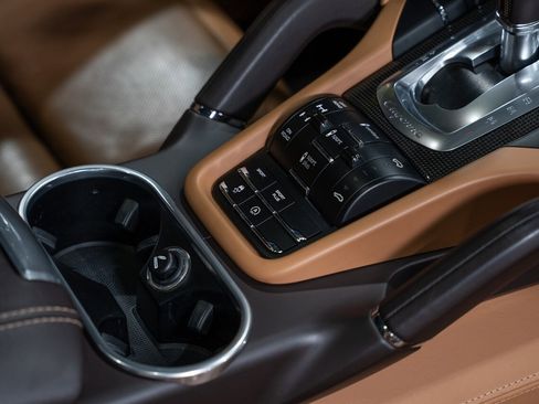 Used 2016 Porsche Cayenne Turbo S w/ Premium Package Plus image 60